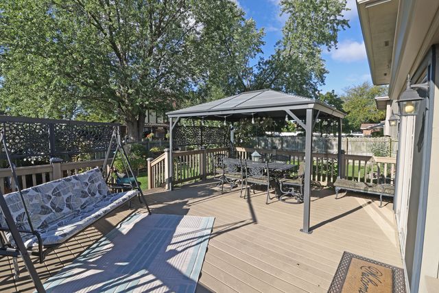 17624 Rosewood Lane, Tinley Park, IL 60487
