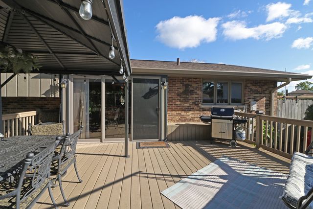 17624 Rosewood Lane, Tinley Park, IL 60487