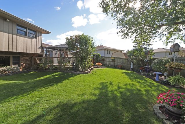 17624 Rosewood Lane, Tinley Park, IL 60487