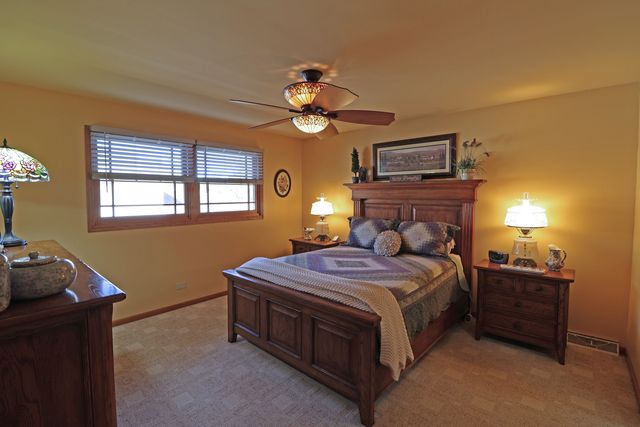 17624 Rosewood Lane, Tinley Park, IL 60487