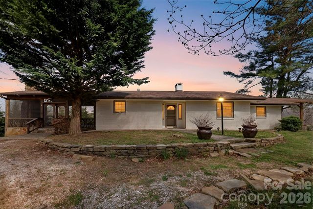 1032 Brightwater Drive, Hendersonville, NC 28739