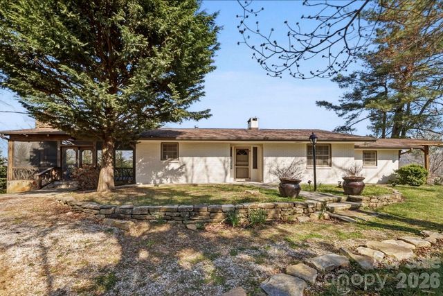 1032 Brightwater Drive, Hendersonville, NC 28739