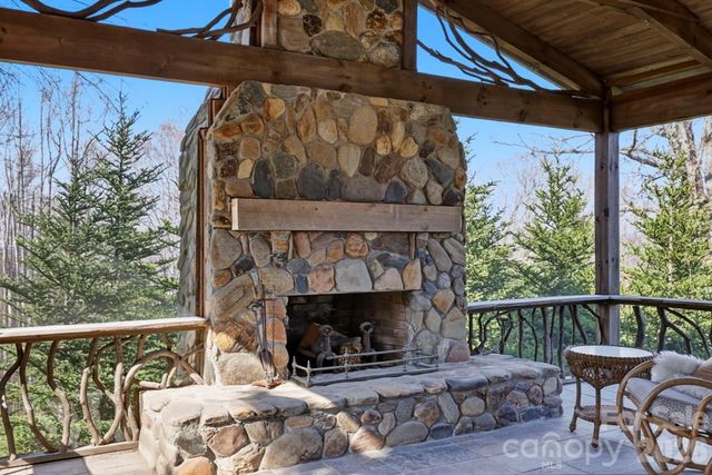 1032 Brightwater Drive, Hendersonville, NC 28739