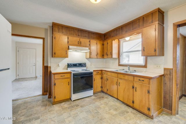 1305 East Sevier Avenue, Kingsport, TN 37664