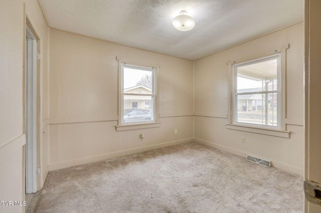 1305 East Sevier Avenue, Kingsport, TN 37664