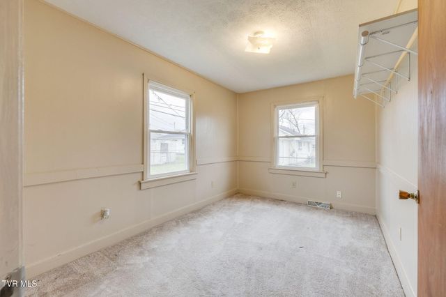 1305 East Sevier Avenue, Kingsport, TN 37664