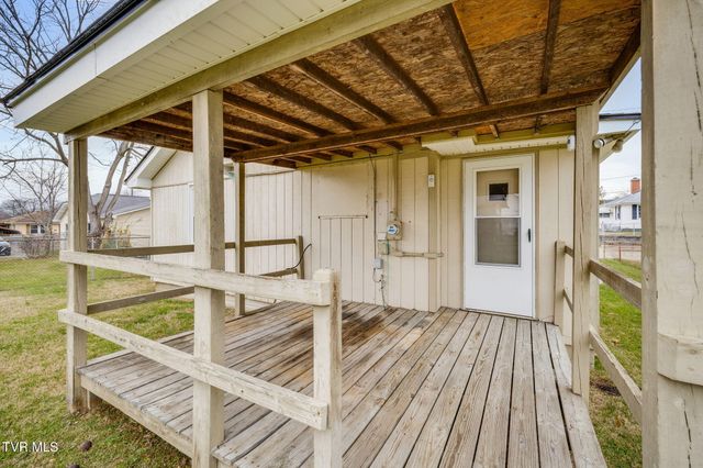 1305 East Sevier Avenue, Kingsport, TN 37664