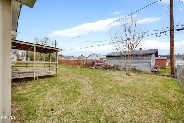 1305 East Sevier Avenue, Kingsport, TN 37664