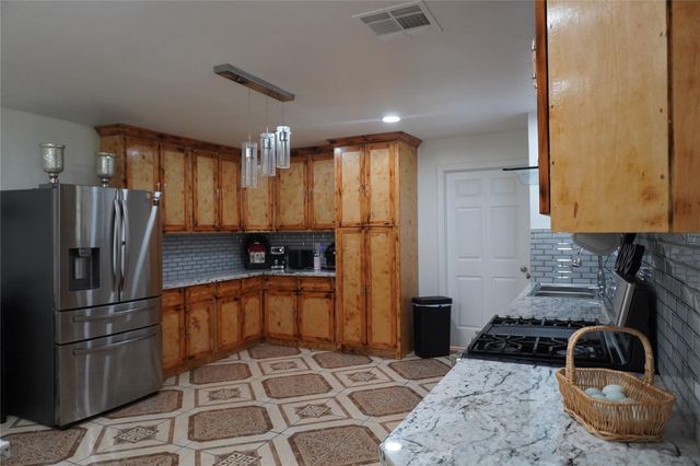 161 Hicks Loop W, Cleveland, TX 77328