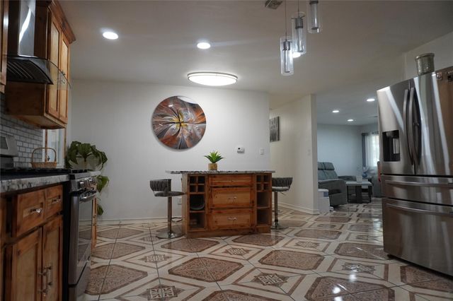 161 Hicks Loop W, Cleveland, TX 77328