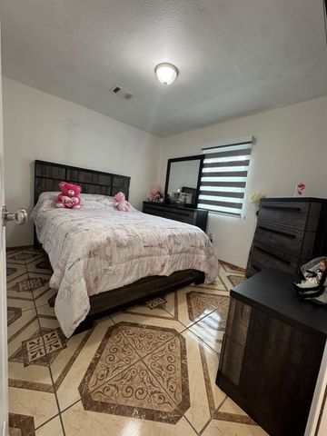 161 Hicks Loop W, Cleveland, TX 77328