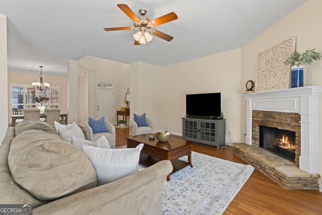 511 Mountain Crossing, Woodstock, GA 30188