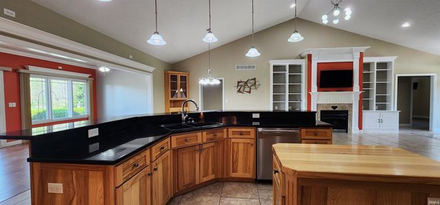35 Carter Boulevard, Jasper, IN 47546