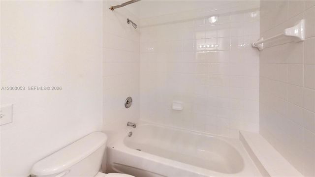 2084 NE 167th St 2-102, North Miami Beach, FL 33162