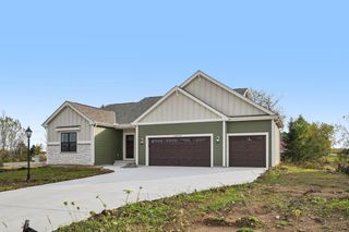 W149N11982 Red Holly DRIVE, Germantown, WI 53022