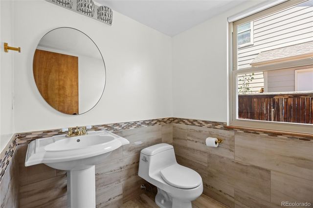 8725 Meadowlark Circle, Highlands Ranch, CO 80126