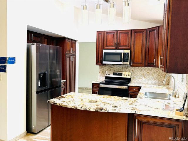 8725 Meadowlark Circle, Highlands Ranch, CO 80126