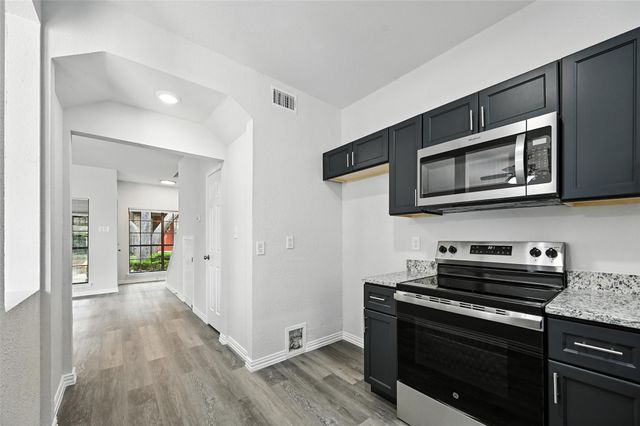 9910 Royal Lane 1202, Dallas, TX 75231