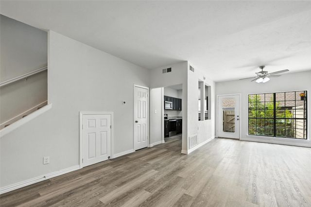 9910 Royal Lane 1202, Dallas, TX 75231