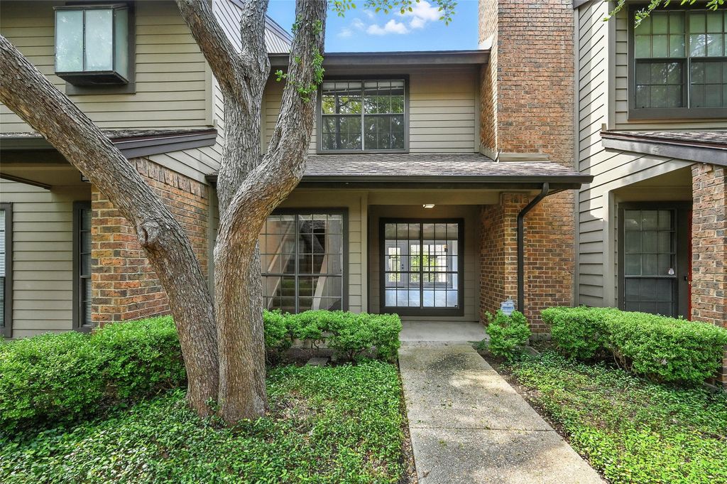 9910 Royal Lane 1202, Dallas, TX 75231