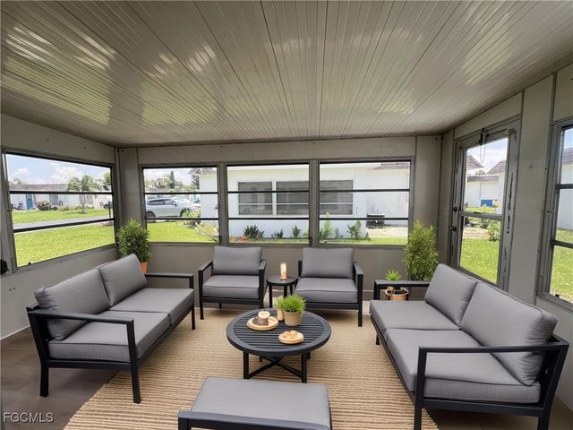 16 Tangerine CT, Lehigh Acres, FL 33936