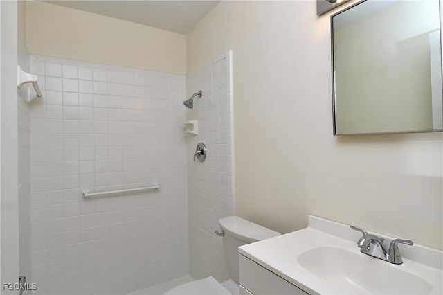 16 Tangerine CT, Lehigh Acres, FL 33936