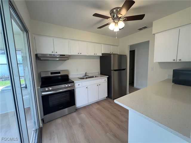 16 Tangerine CT, Lehigh Acres, FL 33936