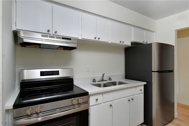 16 Tangerine CT, Lehigh Acres, FL 33936