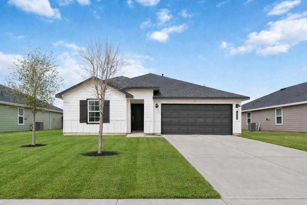 1026 Great Barracuda Lane, Alvin, TX 77511