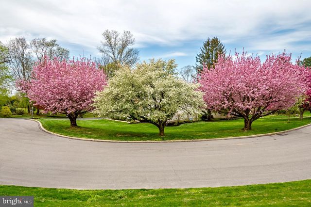 8607 ELLISTON DR, Wyndmoor, PA 19038