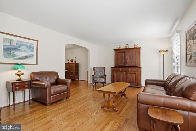 8607 ELLISTON DR, Wyndmoor, PA 19038