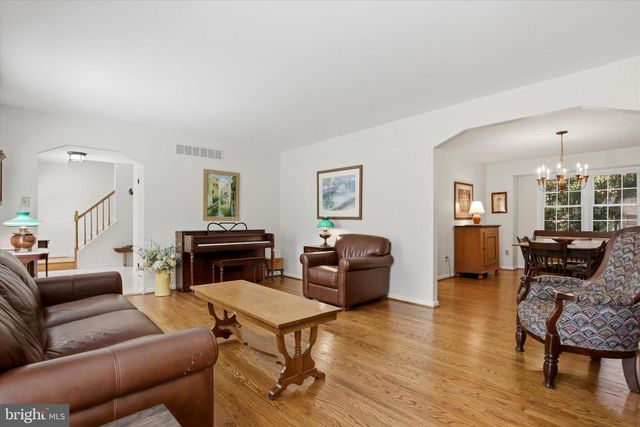 8607 ELLISTON DR, Wyndmoor, PA 19038