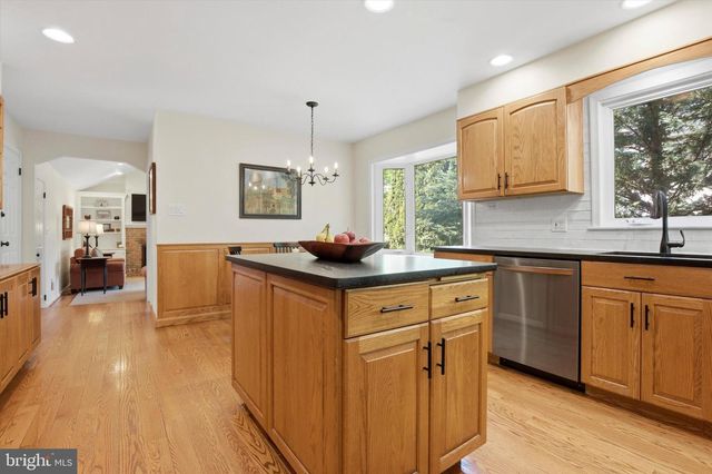 8607 ELLISTON DR, Wyndmoor, PA 19038