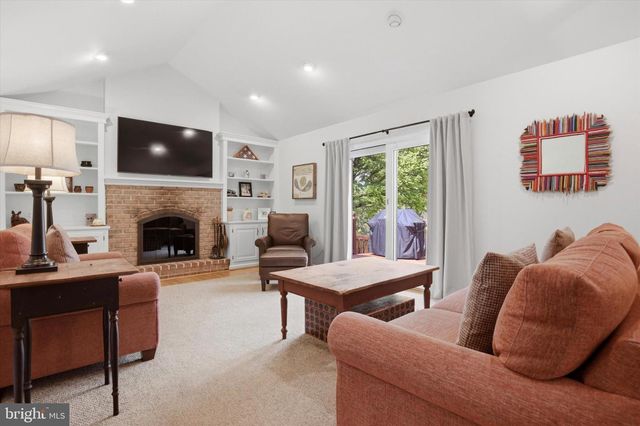 8607 ELLISTON DR, Wyndmoor, PA 19038