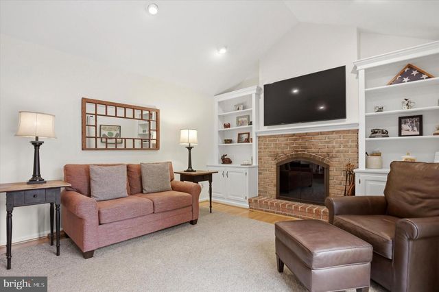 8607 ELLISTON DR, Wyndmoor, PA 19038