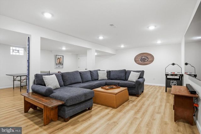8607 ELLISTON DR, Wyndmoor, PA 19038