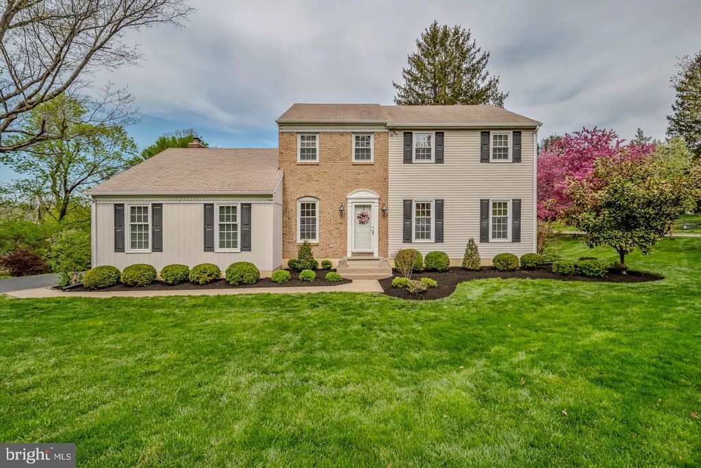 8607 ELLISTON DR, Wyndmoor, PA 19038