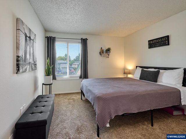 3828 Auburn Rd NE, Salem, OR 97301