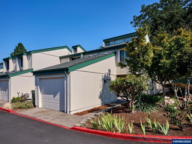 3828 Auburn Rd NE, Salem, OR 97301