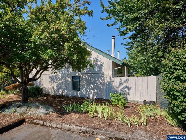 3828 Auburn Rd NE, Salem, OR 97301