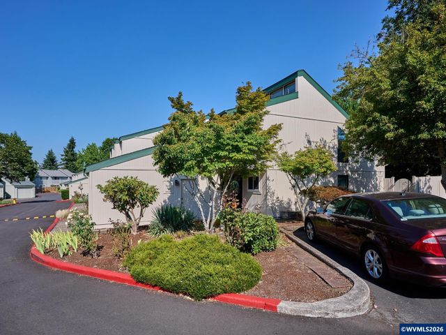 3828 Auburn Rd NE, Salem, OR 97301