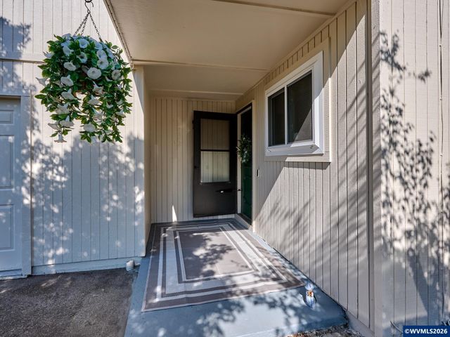 3828 Auburn Rd NE, Salem, OR 97301