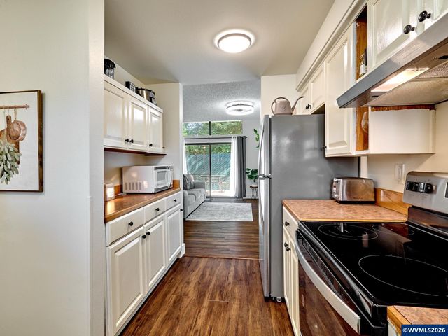 3828 Auburn Rd NE, Salem, OR 97301
