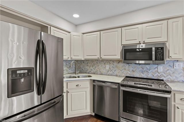5917 Woodhaven CT, Virginia Beach, VA 23464