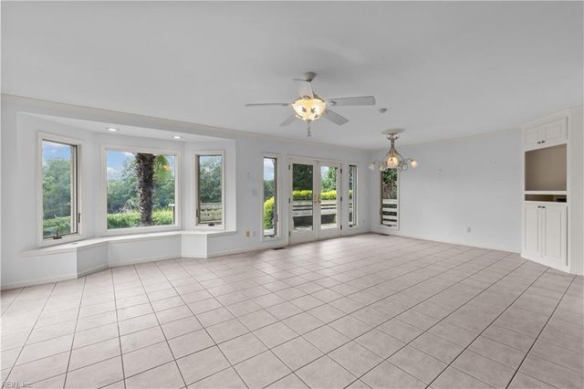 5917 Woodhaven CT, Virginia Beach, VA 23464