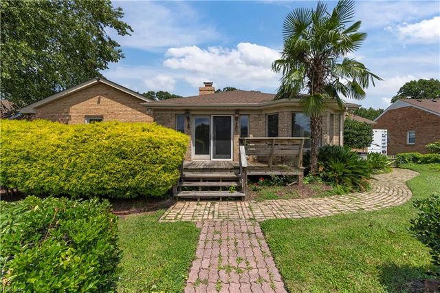 5917 Woodhaven CT, Virginia Beach, VA 23464