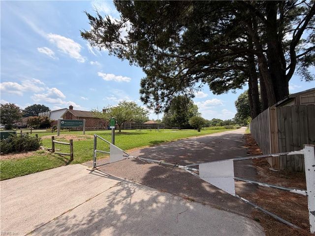 5917 Woodhaven CT, Virginia Beach, VA 23464