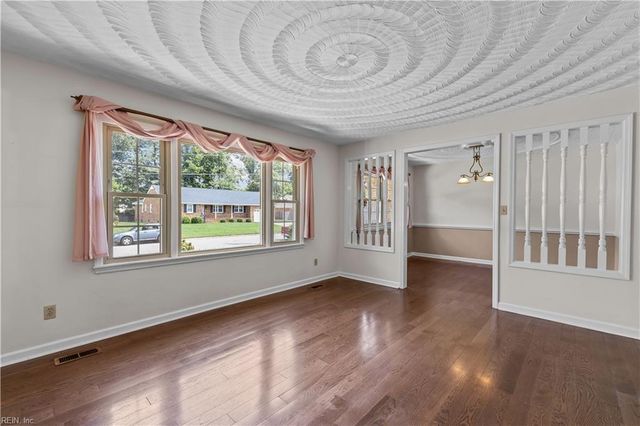 5917 Woodhaven CT, Virginia Beach, VA 23464