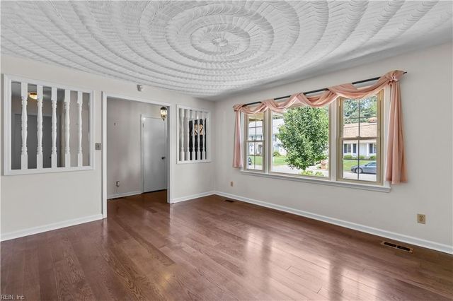 5917 Woodhaven CT, Virginia Beach, VA 23464