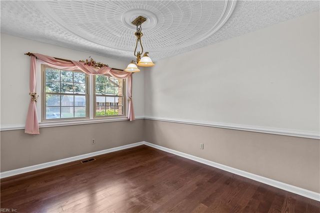 5917 Woodhaven CT, Virginia Beach, VA 23464